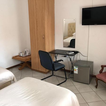 Tzaneen Guest House Ngoại thất bức ảnh