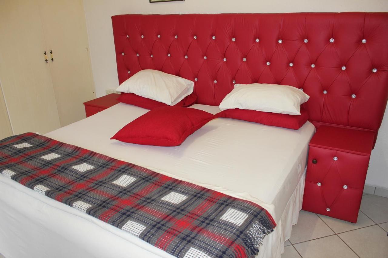 Tzaneen Guest House Ngoại thất bức ảnh