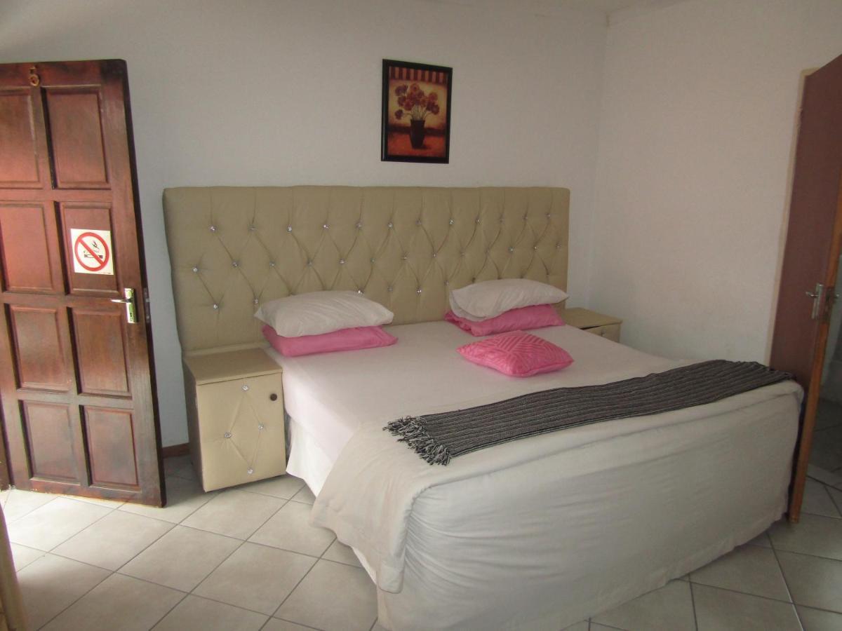 Tzaneen Guest House Ngoại thất bức ảnh
