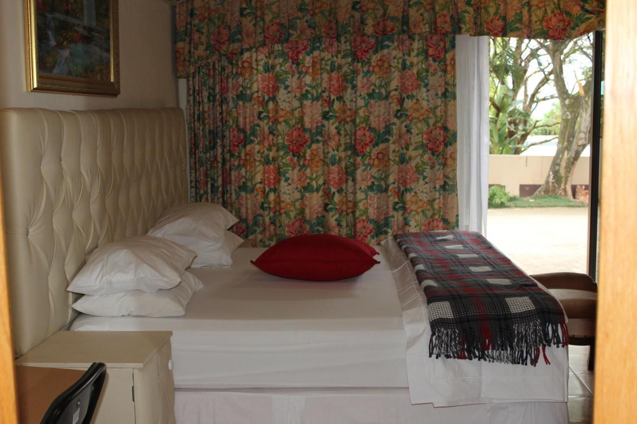 Tzaneen Guest House Ngoại thất bức ảnh