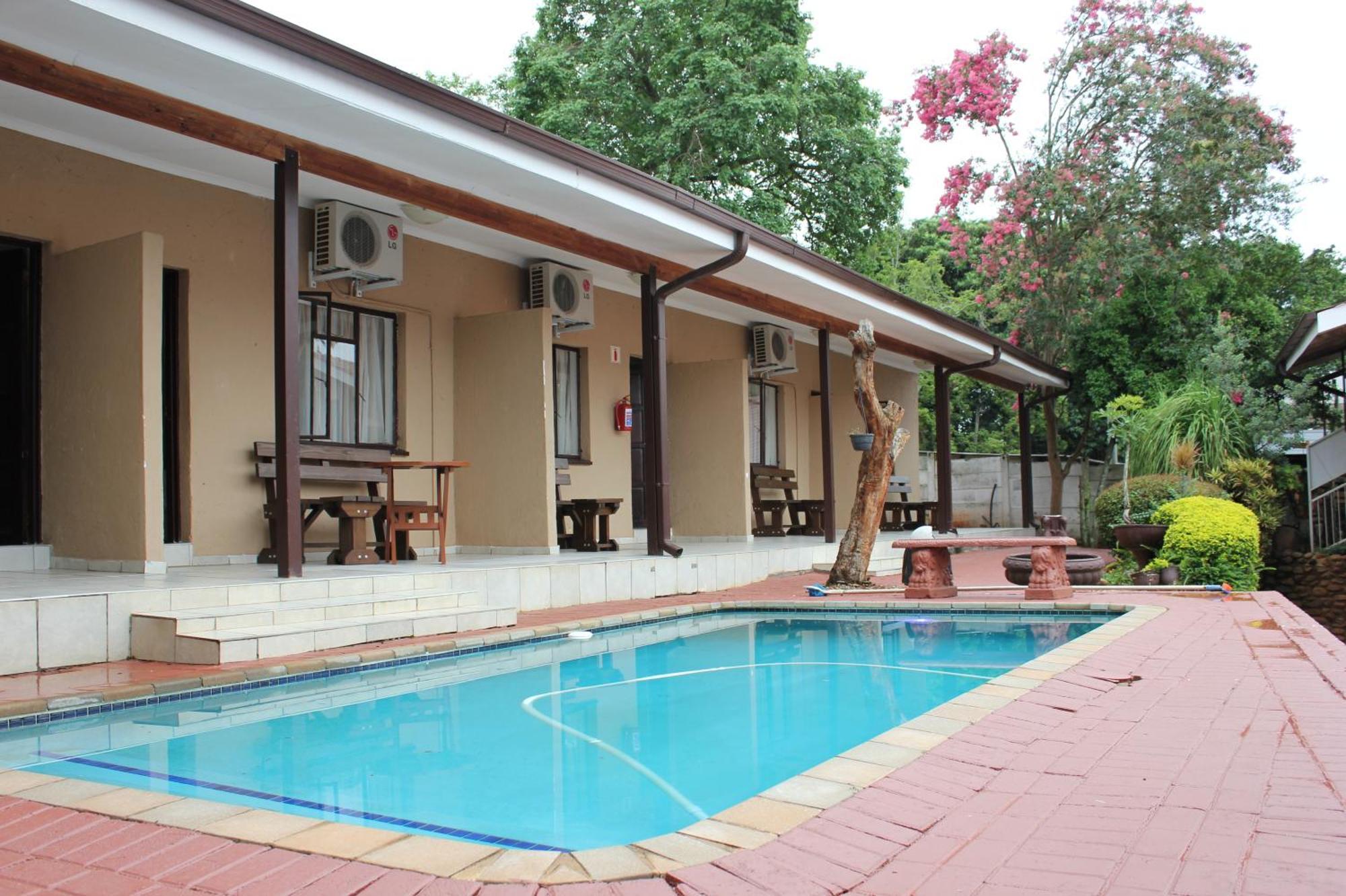 Tzaneen Guest House Ngoại thất bức ảnh