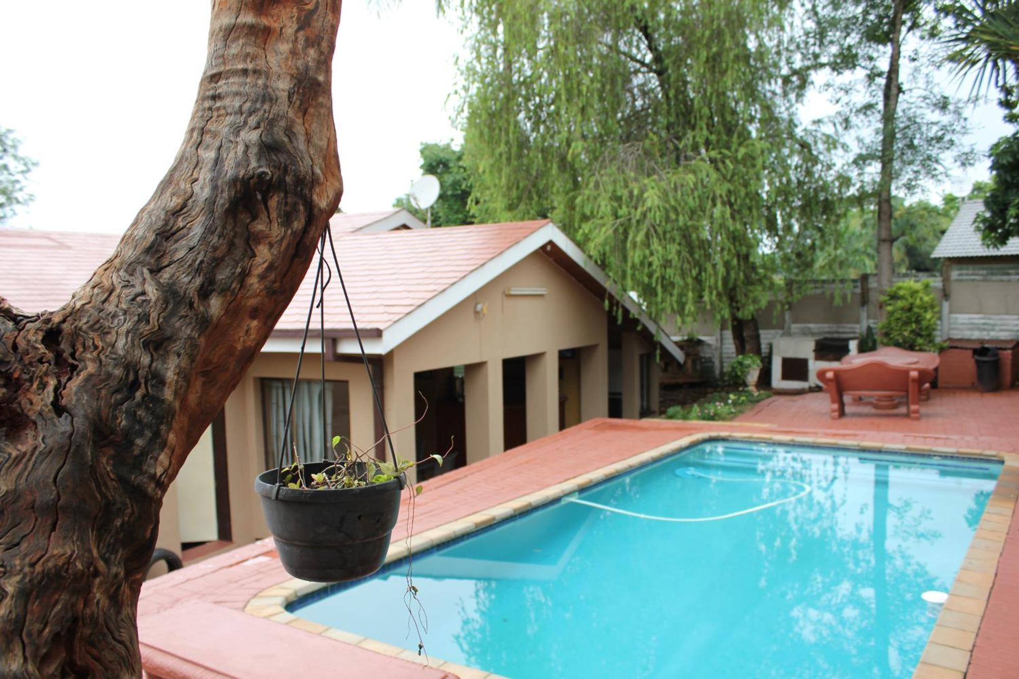 Tzaneen Guest House Ngoại thất bức ảnh